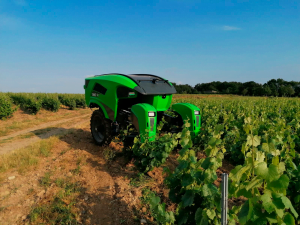 Sitia Trektor: Advanced Agricultural Robot - view 3