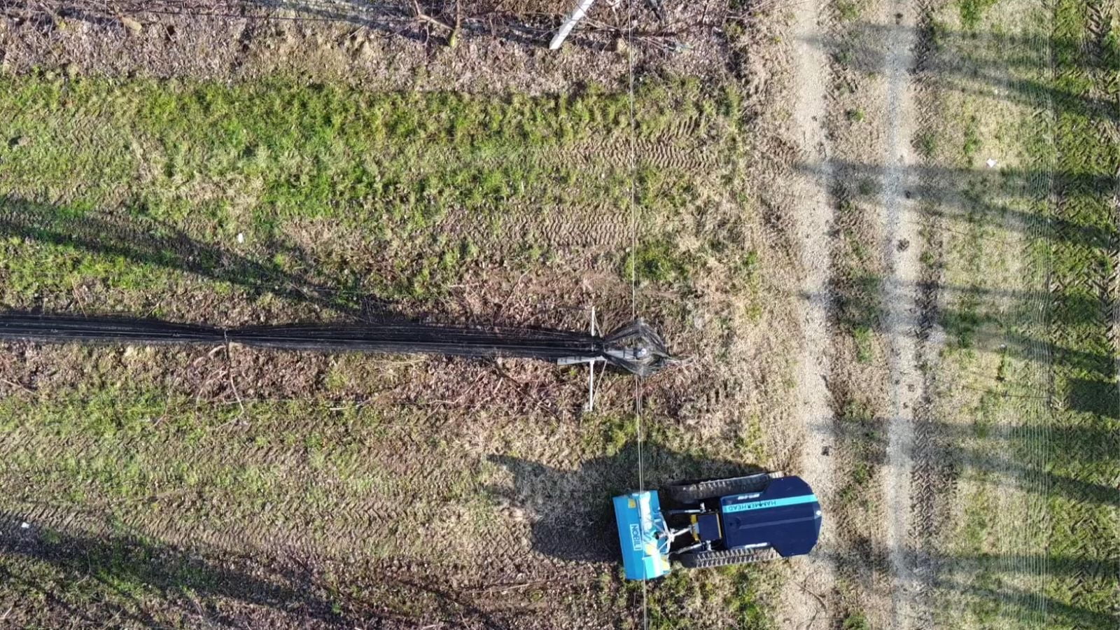 FieldRobotics HammerHead: Autonomous Farm Robot - view 3