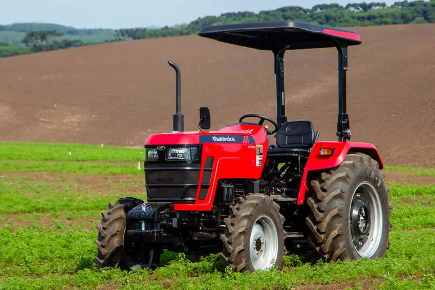 Mahindra 2100: Compact Powerhouse Tractor - view 2