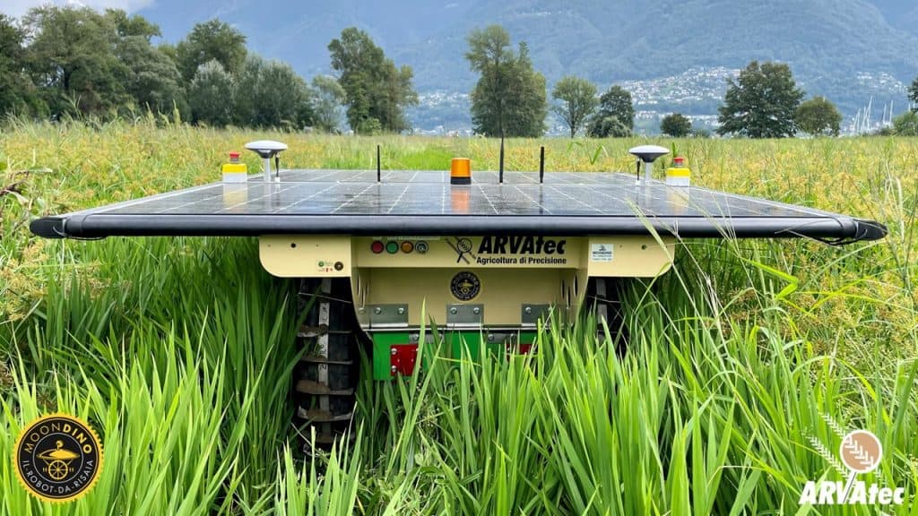 ArvaTec MoonDino: Rice Paddy Weeding Robot - view 2
