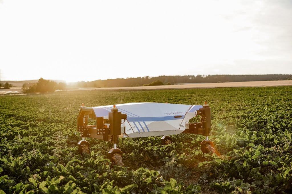 Tipard 1800: Autonomous Crop Management Vehicle - view 4