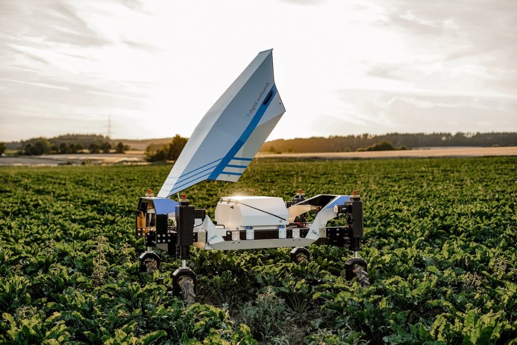 Tipard 1800: Autonomous Crop Management Vehicle - view 3