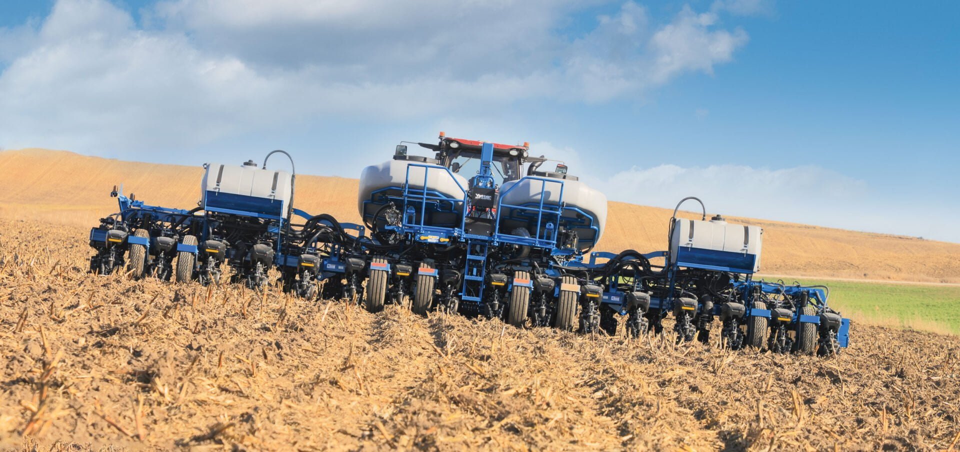 Kinze 5670: Pivot Fold, Split Row Planter - view 3