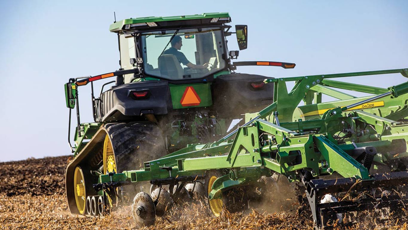 John Deere 9RX 640: High-Horsepower Track Tractor - view 4