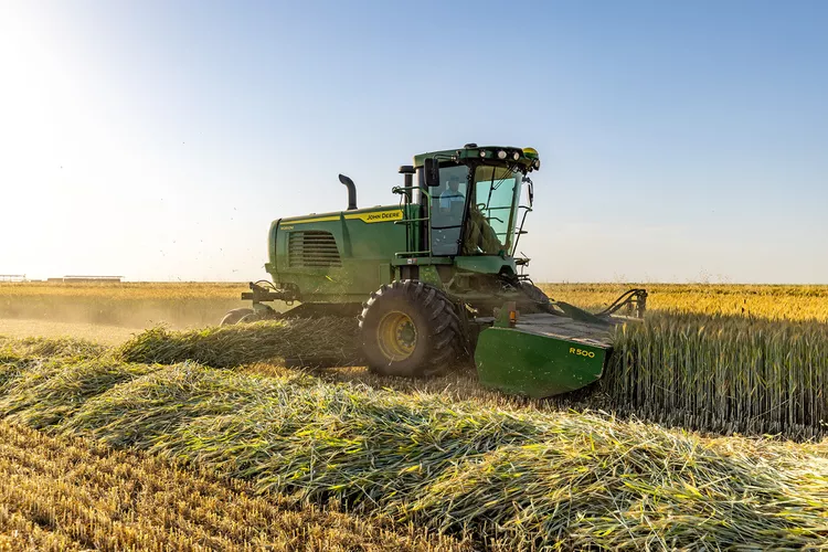 John Deere W260M: High-Power Windrower - view 2