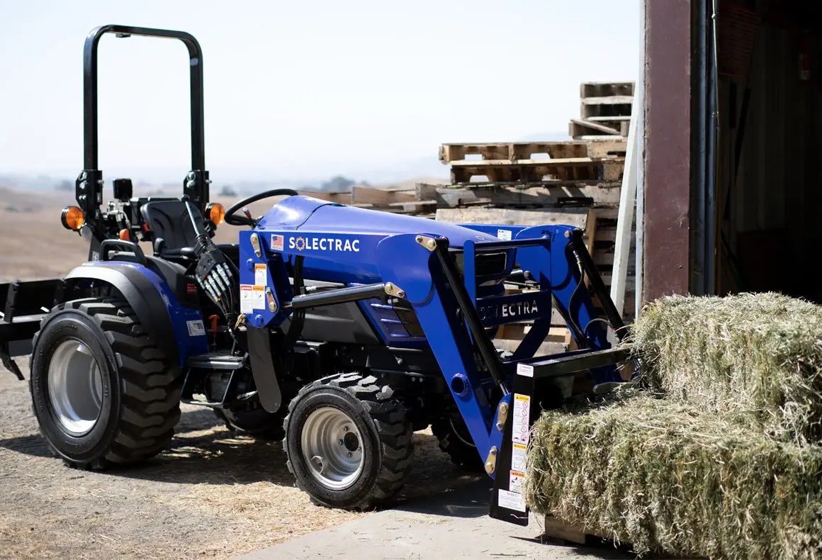 Solectrac e25G Gear: Electric Utility Tractor - view 3