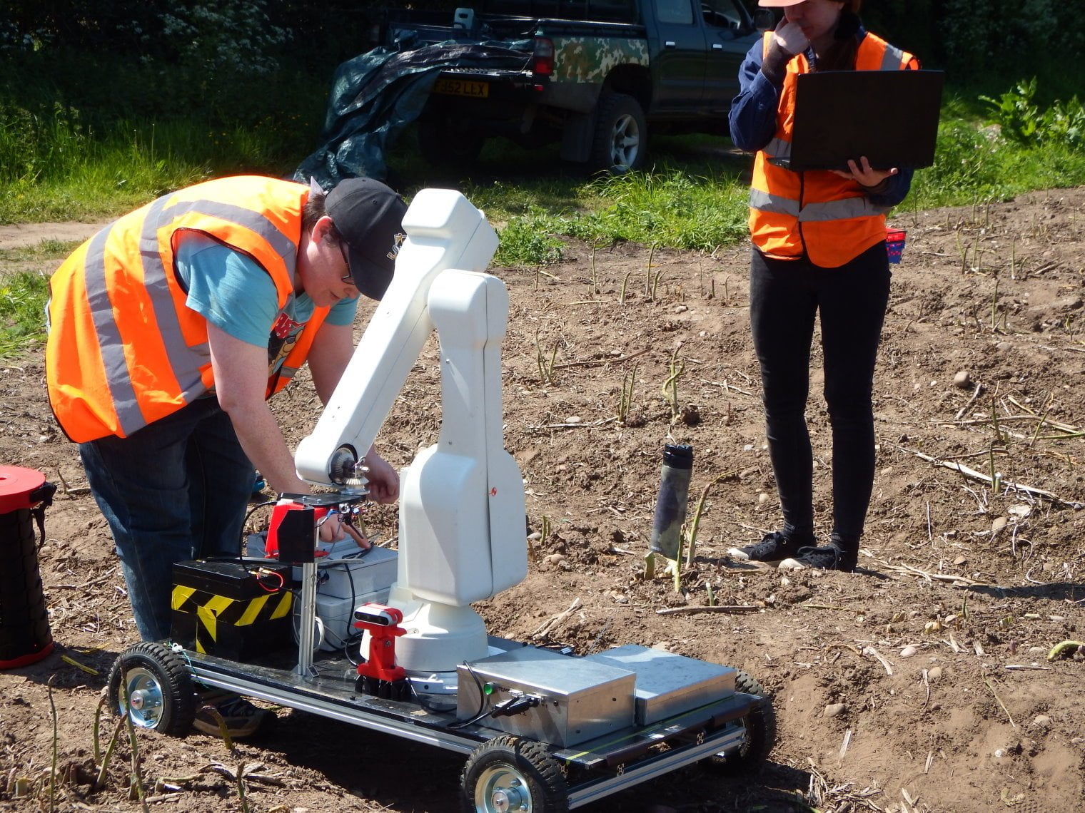 Autopickr Gus: Automated Asparagus Harvester - view 2