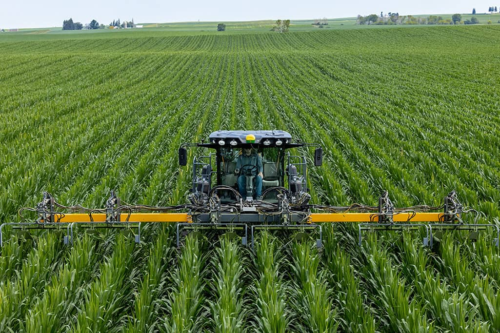 Hagie STS Sprayer: High-Clearance Precision - view 3