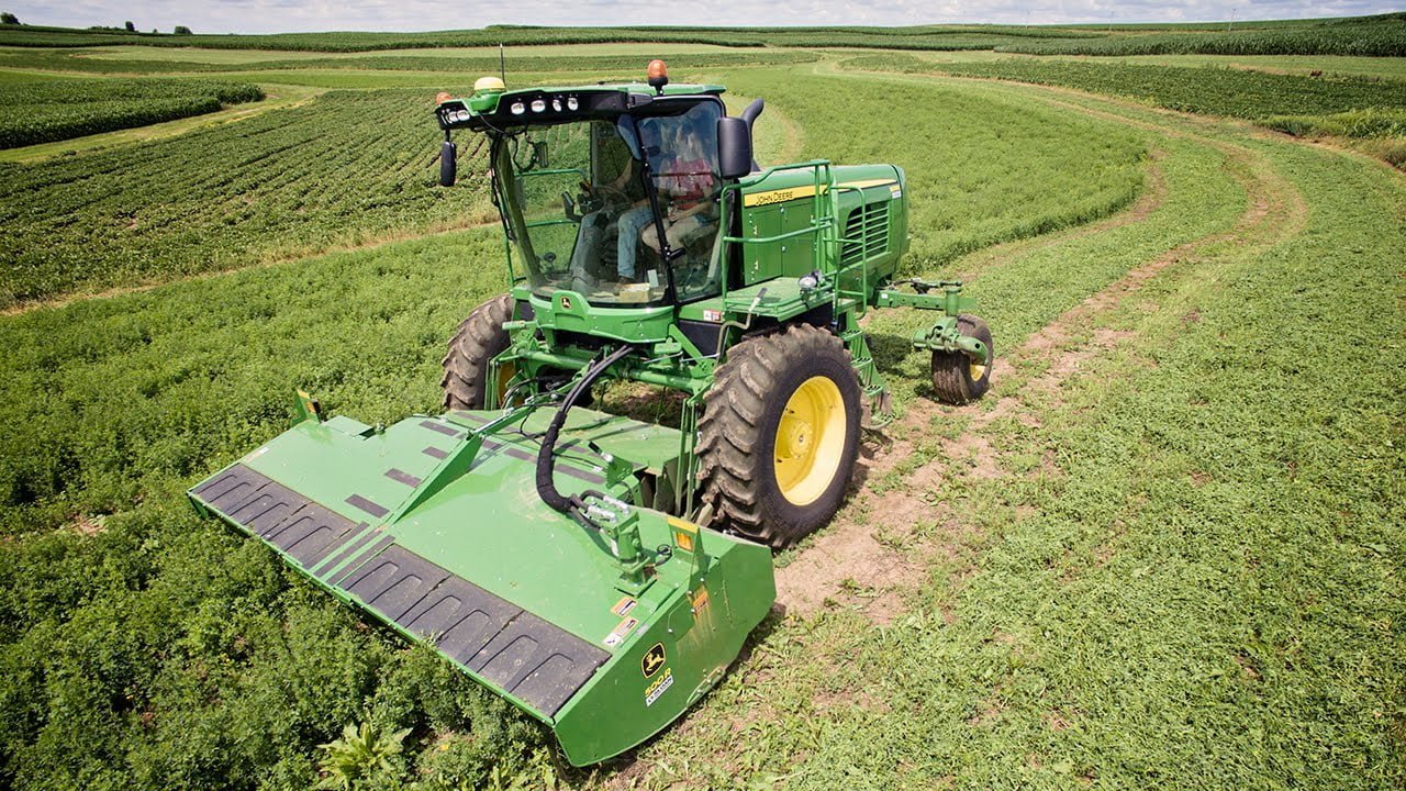John Deere W260M: High-Power Windrower - view 3